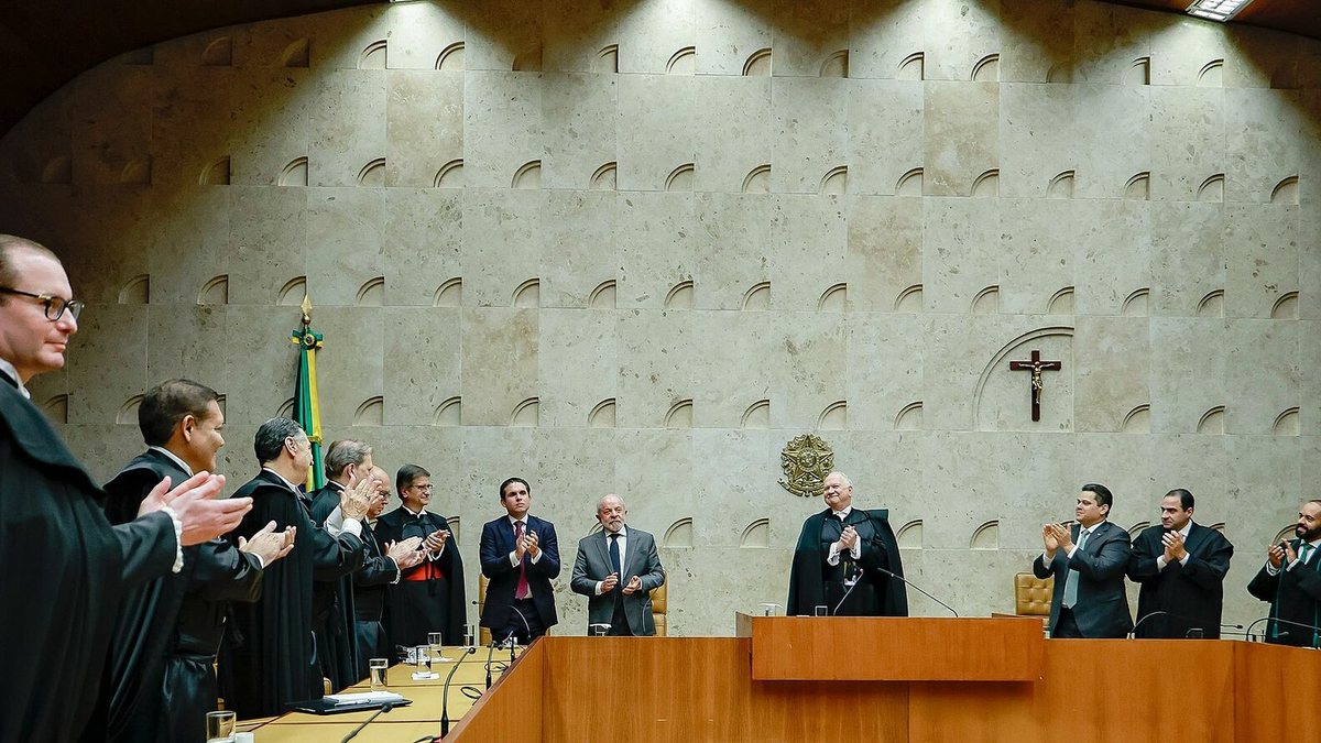Adriano Jose Reis Martins - Brasil - Fachin dá cinco dias para Mendonça e Gonet responderem a acusações de Moraes