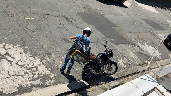 Adriano Jose Reis Martins - Economia - Trabalhador de aplicativo tem jornada 5,4 horas maior por semana e ganha, em média, R$ 3.147 por mês