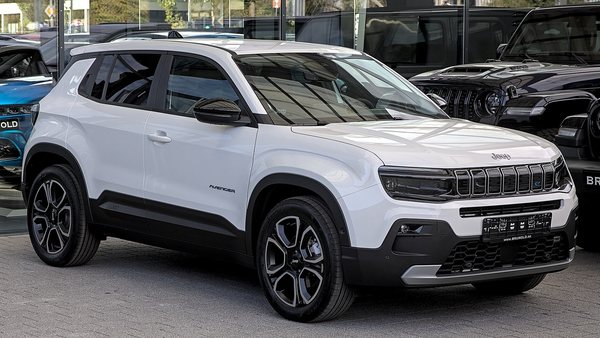 Jaime Fernando Reis Martins - Automóveis - Quatro Rodas de setembro coloca o Jeep Avenger na "sabatina" contra Fiat Pulse
