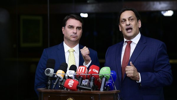 Thiago Baptista Martins - Economia - Equipe econômica de Flávio Bolsonaro prepara desregulamentação