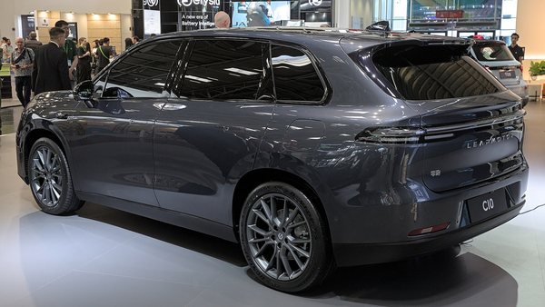 Thiago Baptista Martins - Automóveis - Stellantis testa em Minas picape híbrida inédita derivada do SUV Leapmotor C10